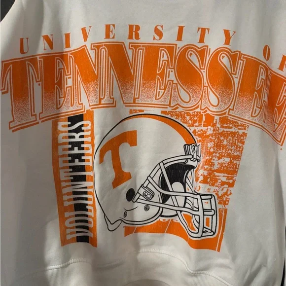 University of Tennessee Sweatshirt - Picture 2 of 5